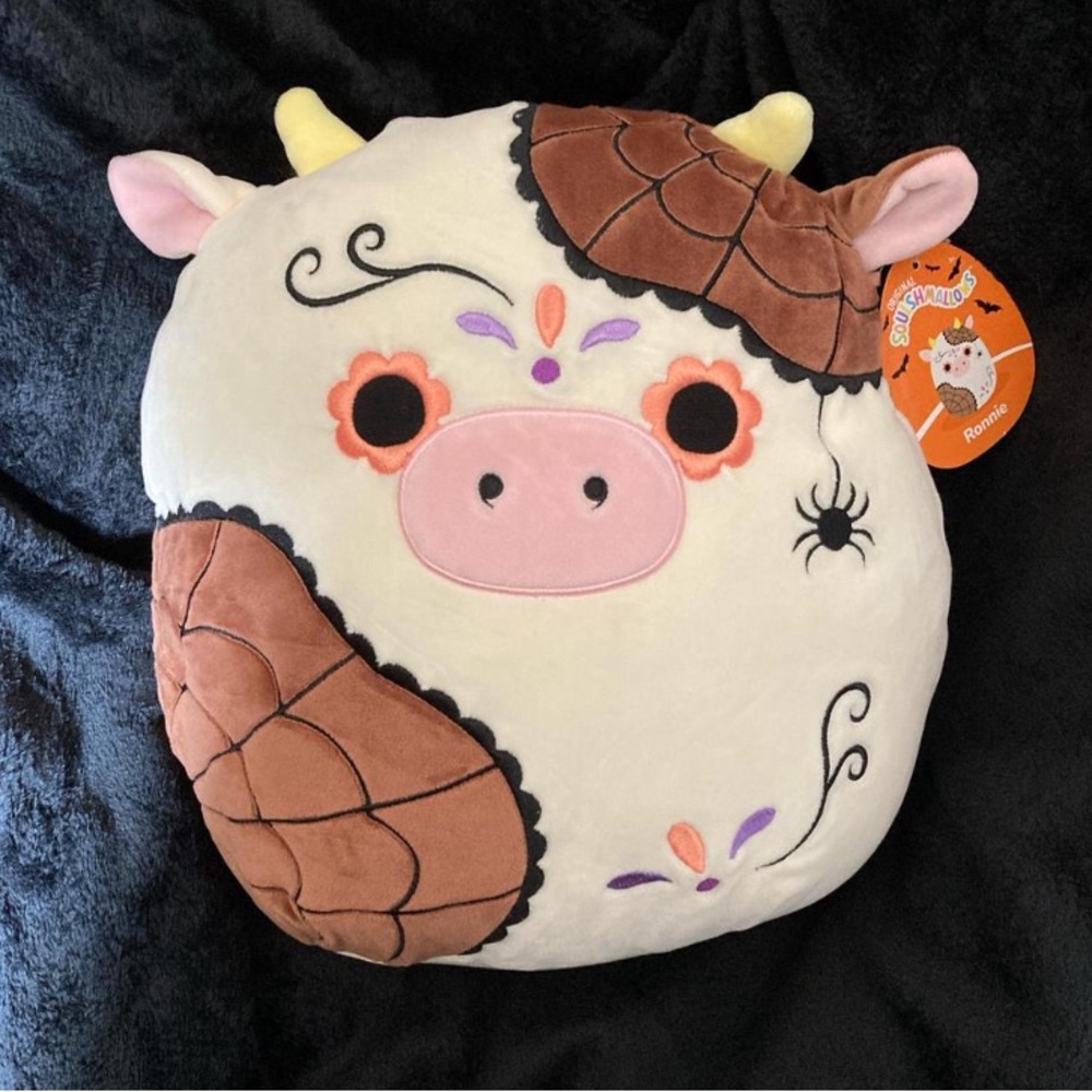 Squishmallows DOTD ronnie Halloween Cow Pillow - Brown and White nwt